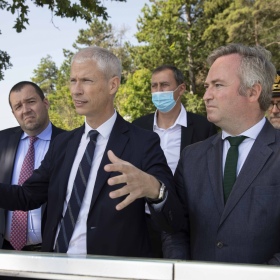 Ministerial visit to Chablis