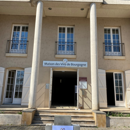 1ère pierre Mâcon