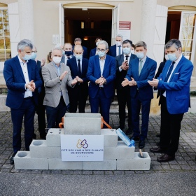 Pose de la 1ère pierre de la Cité à Mâcon